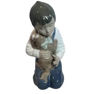Nao by Lladro porcelain piece‎ titled "Forever Friends"